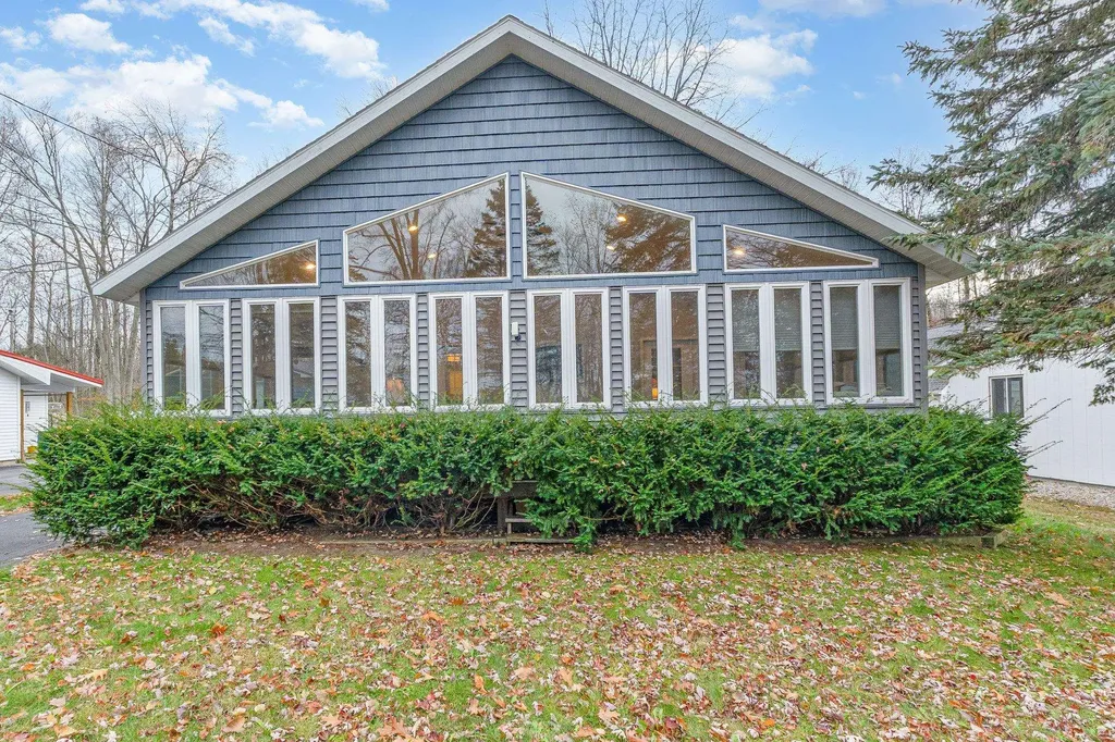 7549 Hillsdale Drive Plainfield Township MI 48739