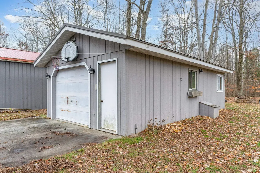 7549 Hillsdale Drive Plainfield Township MI 48739
