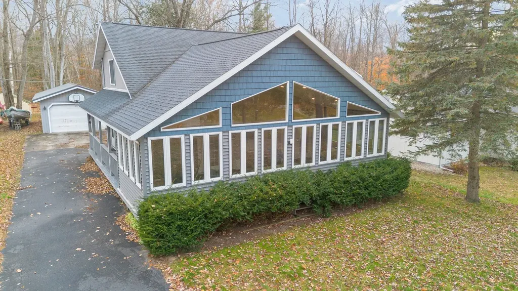 7549 Hillsdale Drive Plainfield Township MI 48739