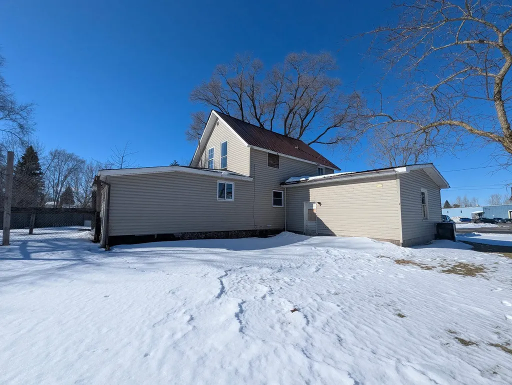 156 N Mackinaw Road Au Gres Township MI 48703