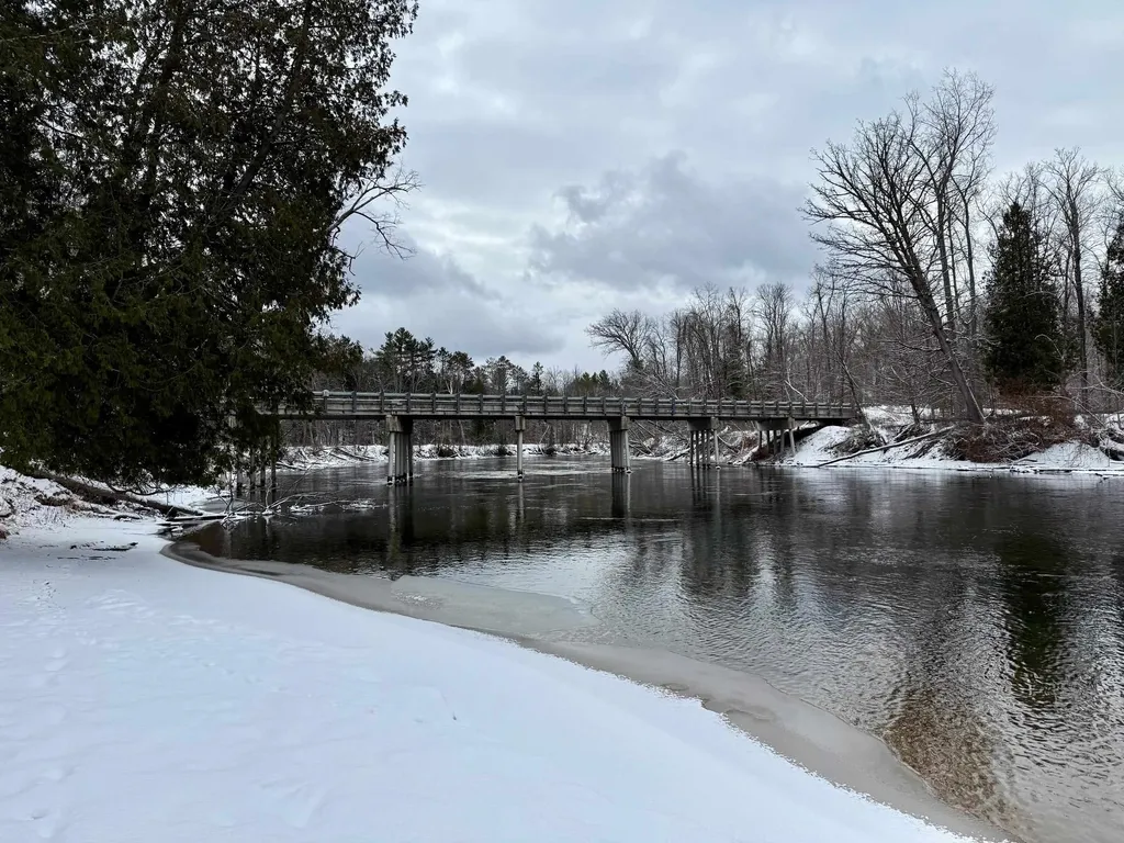 2140 W River Avenue Oscoda Charter Township MI 48750