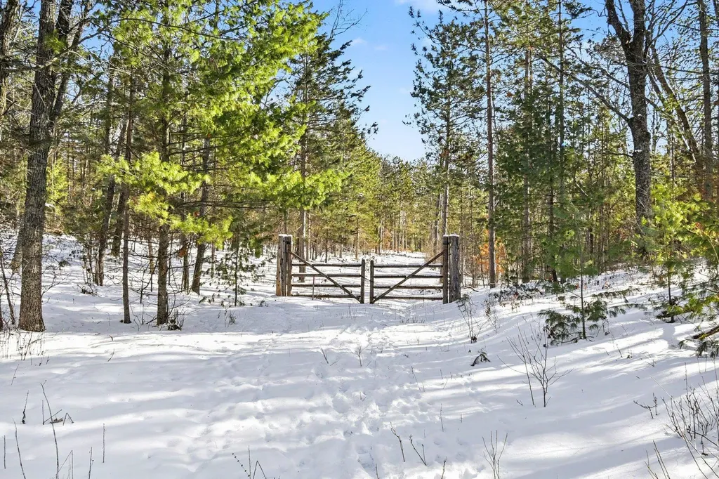2140 W River Avenue Oscoda Charter Township MI 48750