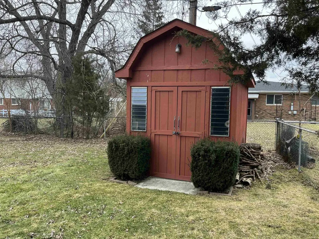 2231 Pauline Grand Blanc Charter Township MI 48439