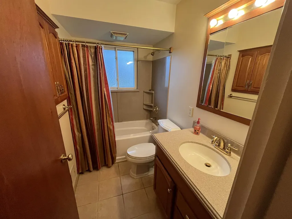 2231 Pauline Grand Blanc Charter Township MI 48439
