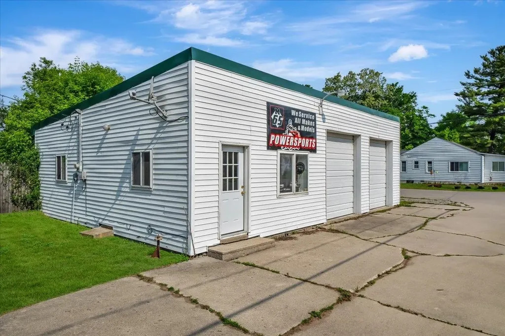100 & 102 S Bullock Street Burleigh Township MI 48770