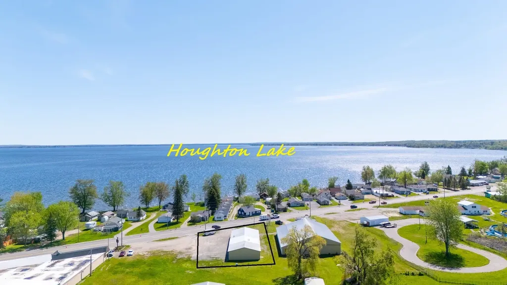 6415 W Houghton Lake Drive Roscommon Township MI 48629
