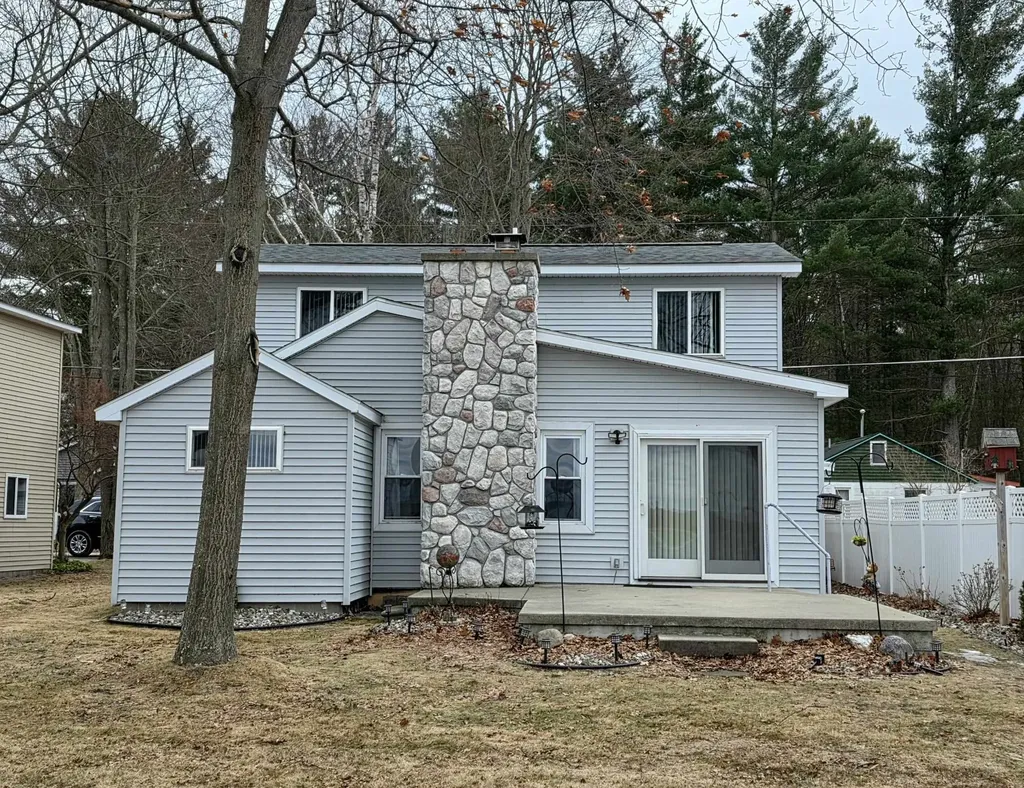 228 Maple Drive Unknown City MI 48730