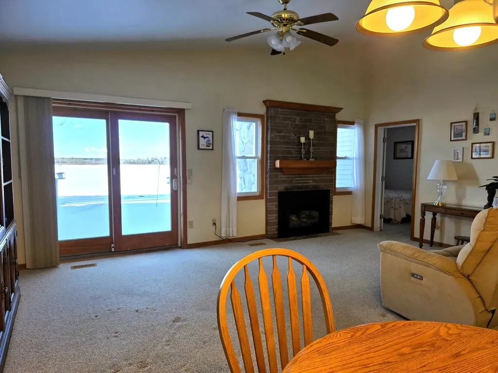 228 Maple Drive Unknown City MI 48730