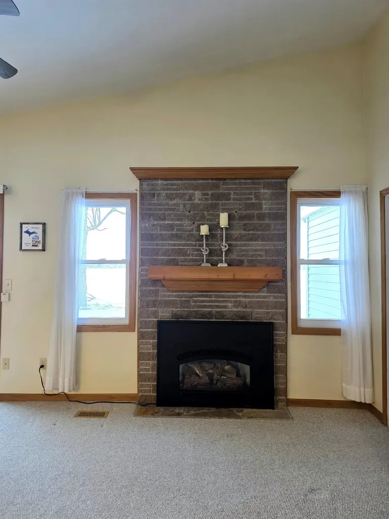 228 Maple Drive Unknown City MI 48730
