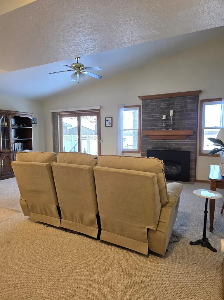 228 Maple Drive Unknown City MI 48730