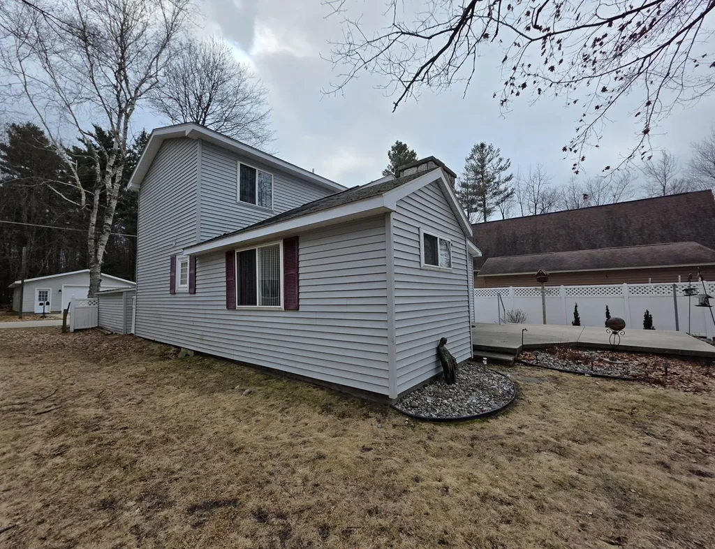 228 Maple Drive Unknown City MI 48730