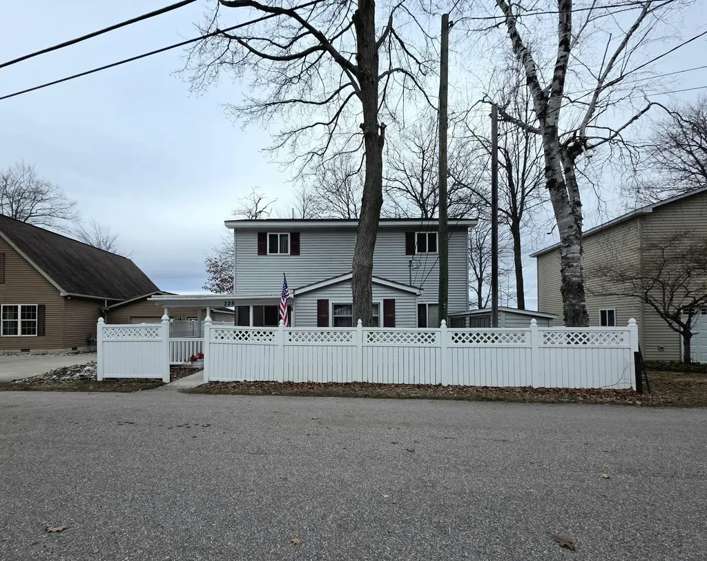 228 Maple Drive Unknown City MI 48730