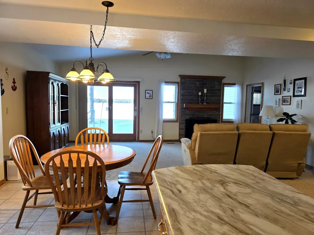 228 Maple Drive Unknown City MI 48730