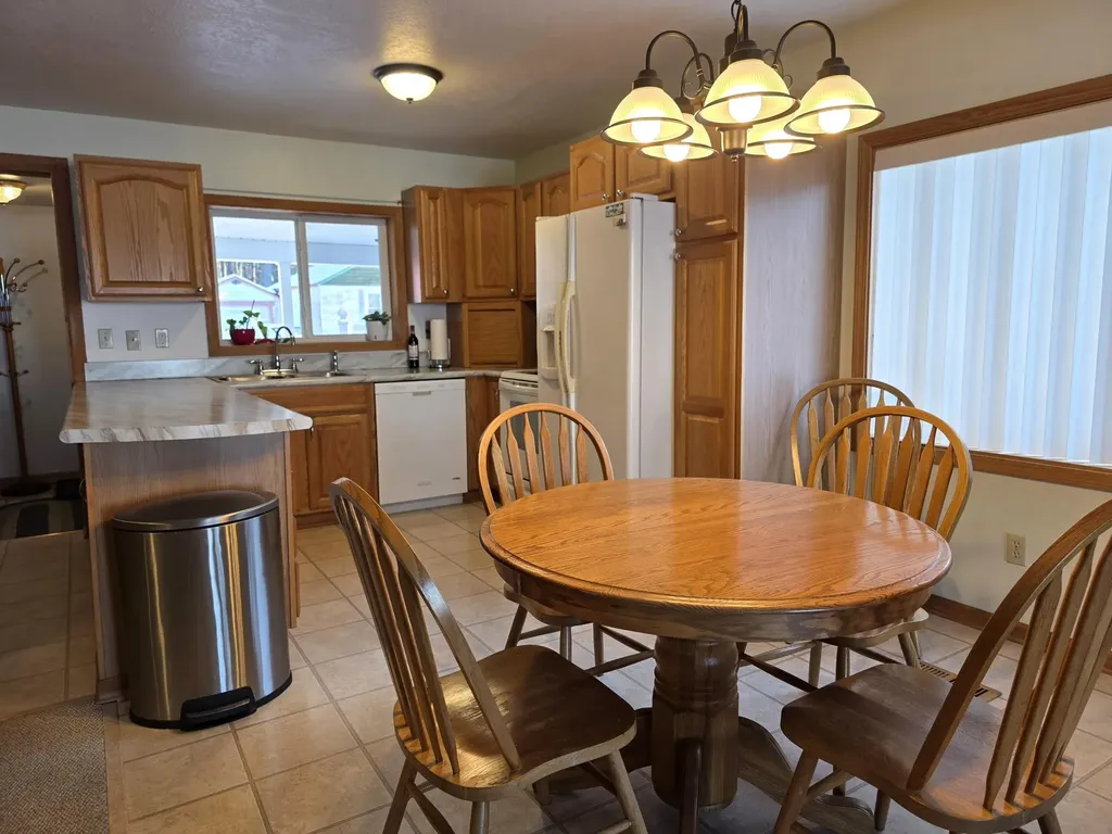 228 Maple Drive Unknown City MI 48730