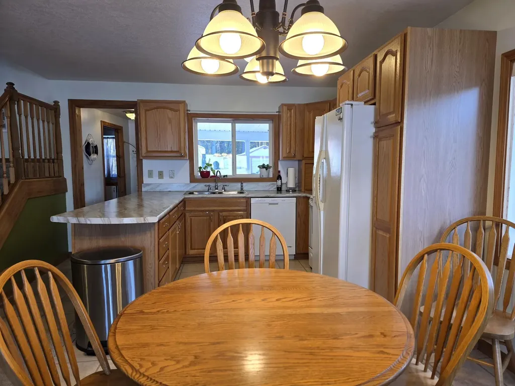 228 Maple Drive Unknown City MI 48730