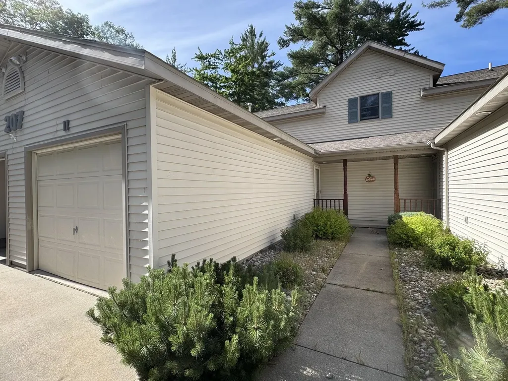 207 White Deer Trail Denton Township MI 48651