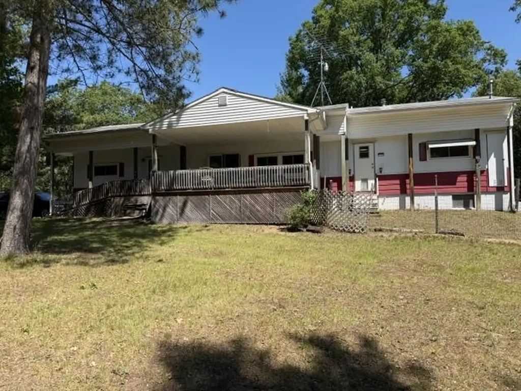 1690 Buena Vista Avenue Grant Township MI 48748