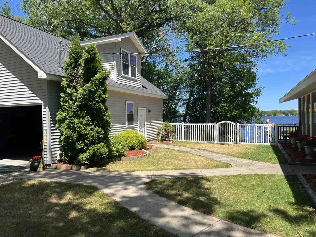 6466 Westshore Drive Oscoda Charter Township MI 48750