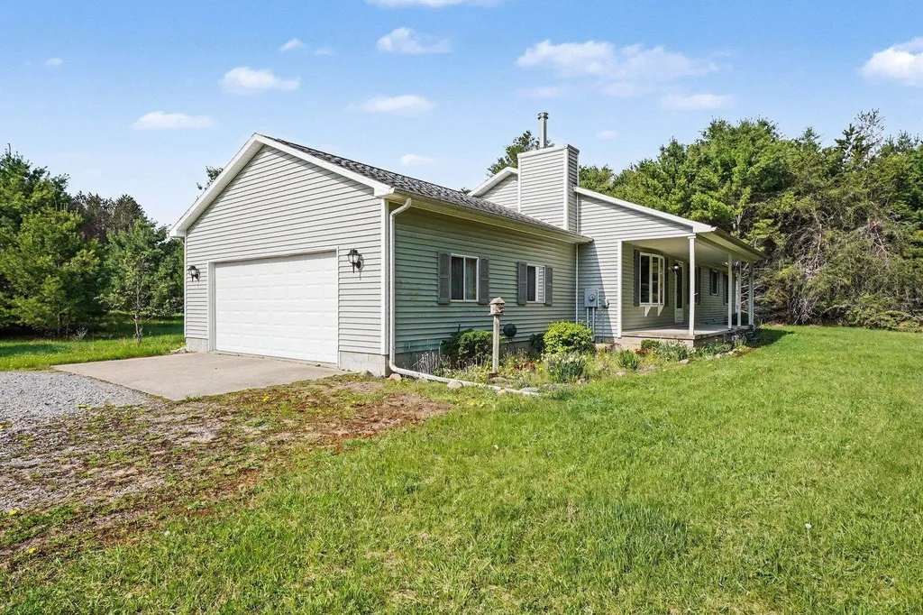 5711 Old State Road Grant Township MI 48770