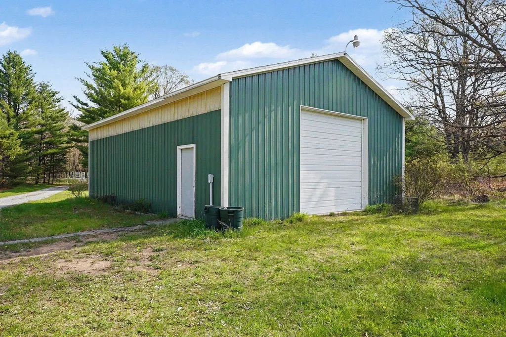 5711 Old State Road Grant Township MI 48770