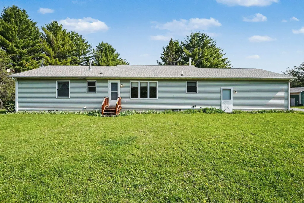 5711 Old State Road Grant Township MI 48770