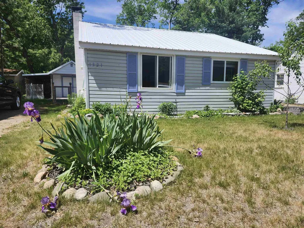 1321 Fletcher Street Grant Township MI 48748