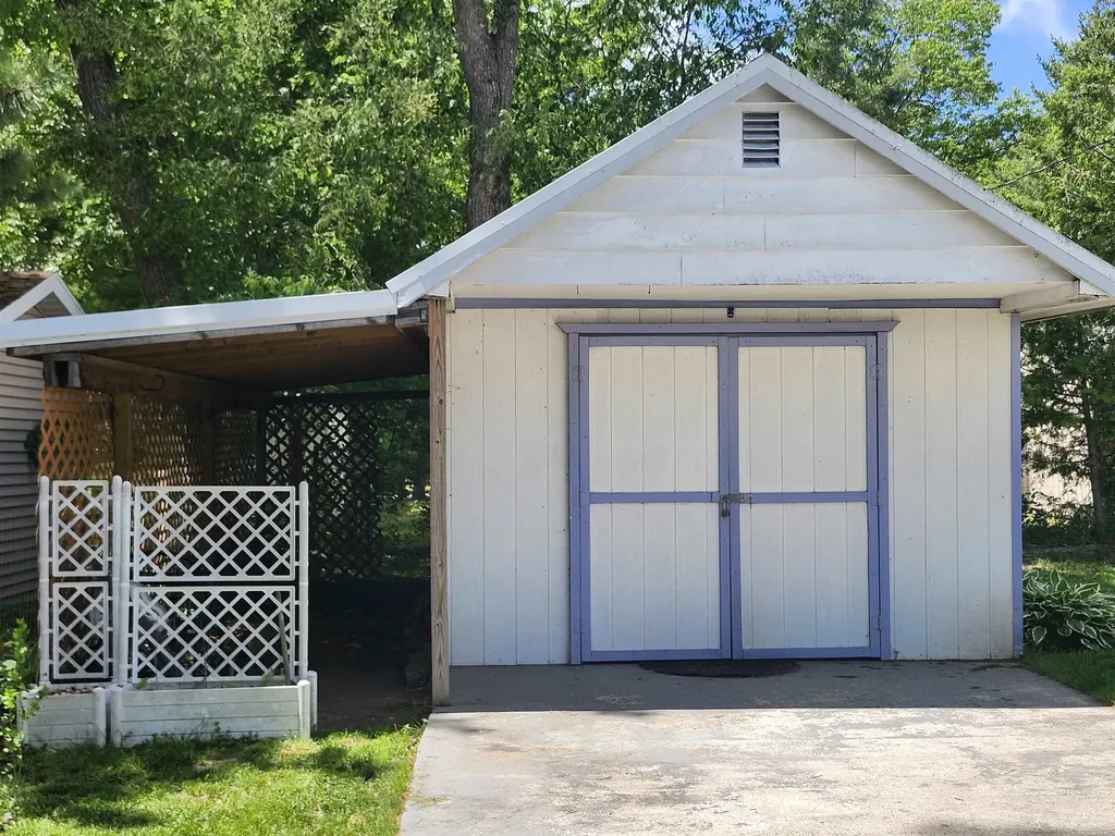 1321 Fletcher Street Grant Township MI 48748