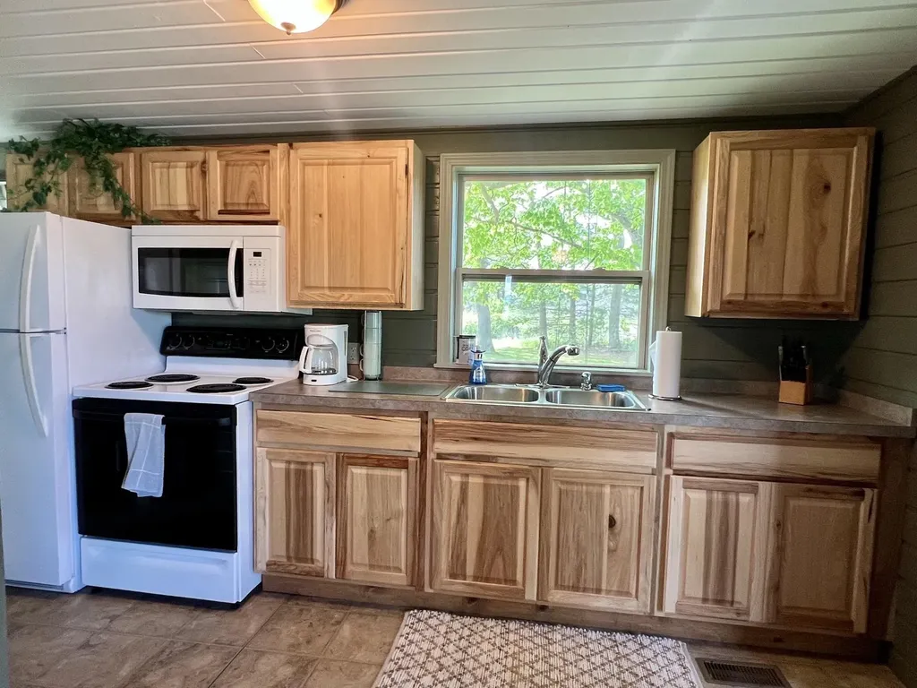 3325 N Us-23 N Oscoda Charter Township MI 48750