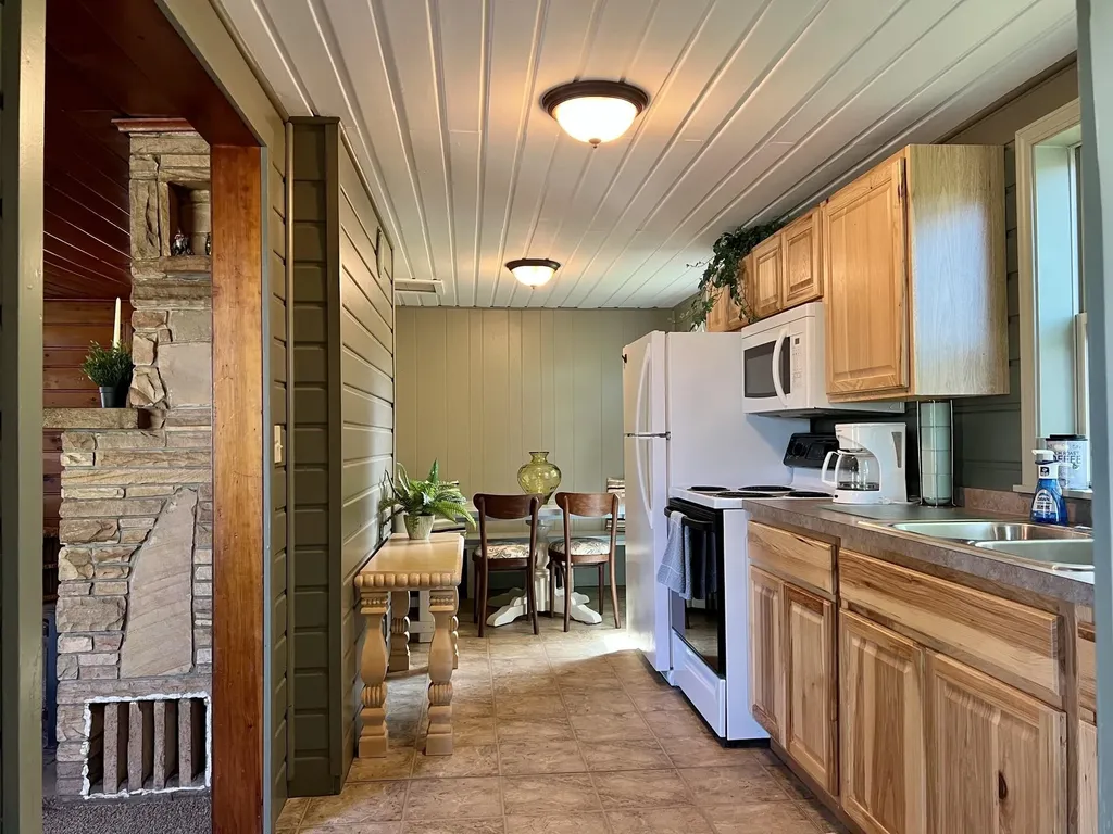 3325 N Us-23 N Oscoda Charter Township MI 48750