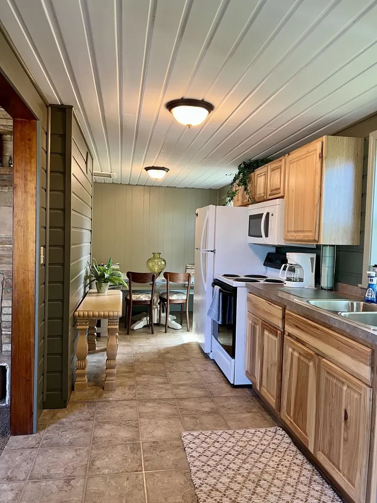 3325 N Us-23 N Oscoda Charter Township MI 48750