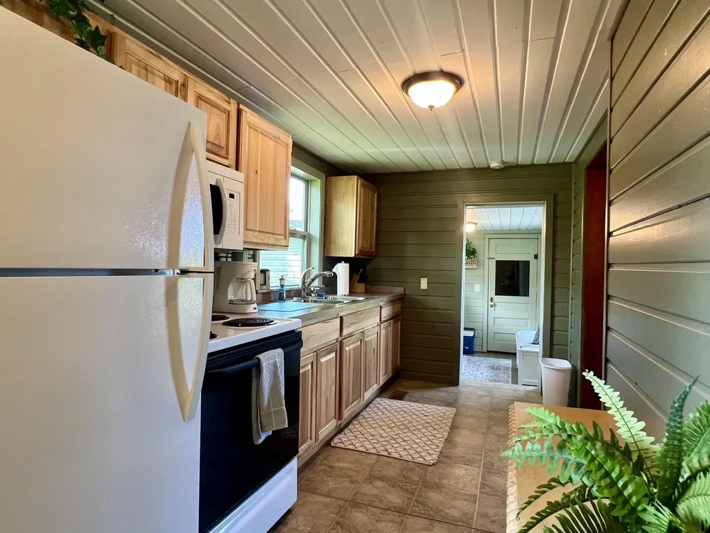 3325 N Us-23 N Oscoda Charter Township MI 48750