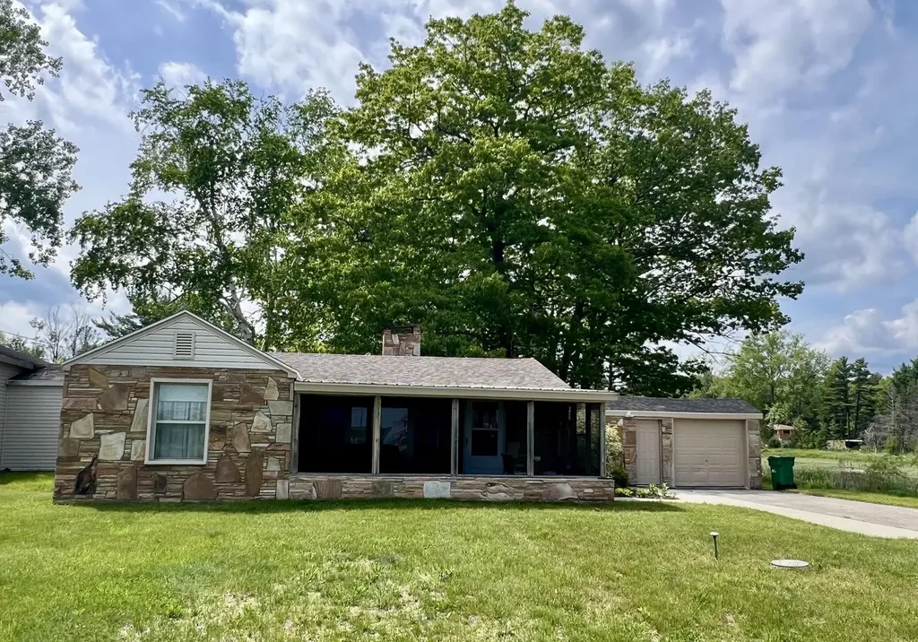 3325 N Us-23 N Oscoda Charter Township MI 48750