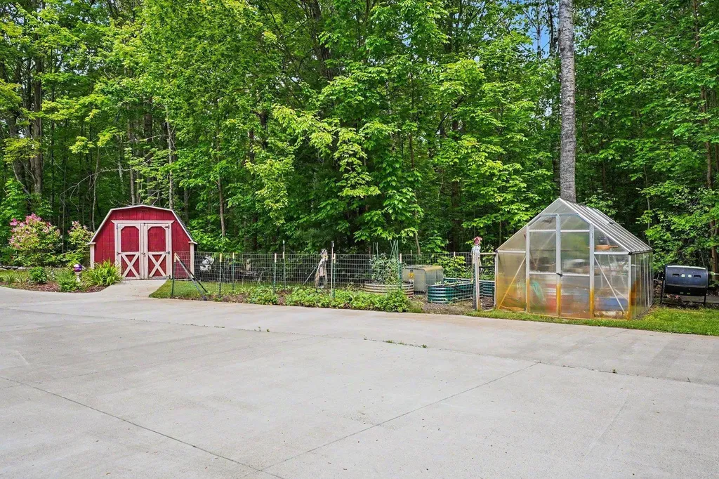 4661 W Cedar Lake Road Greenbush Township MI 48738