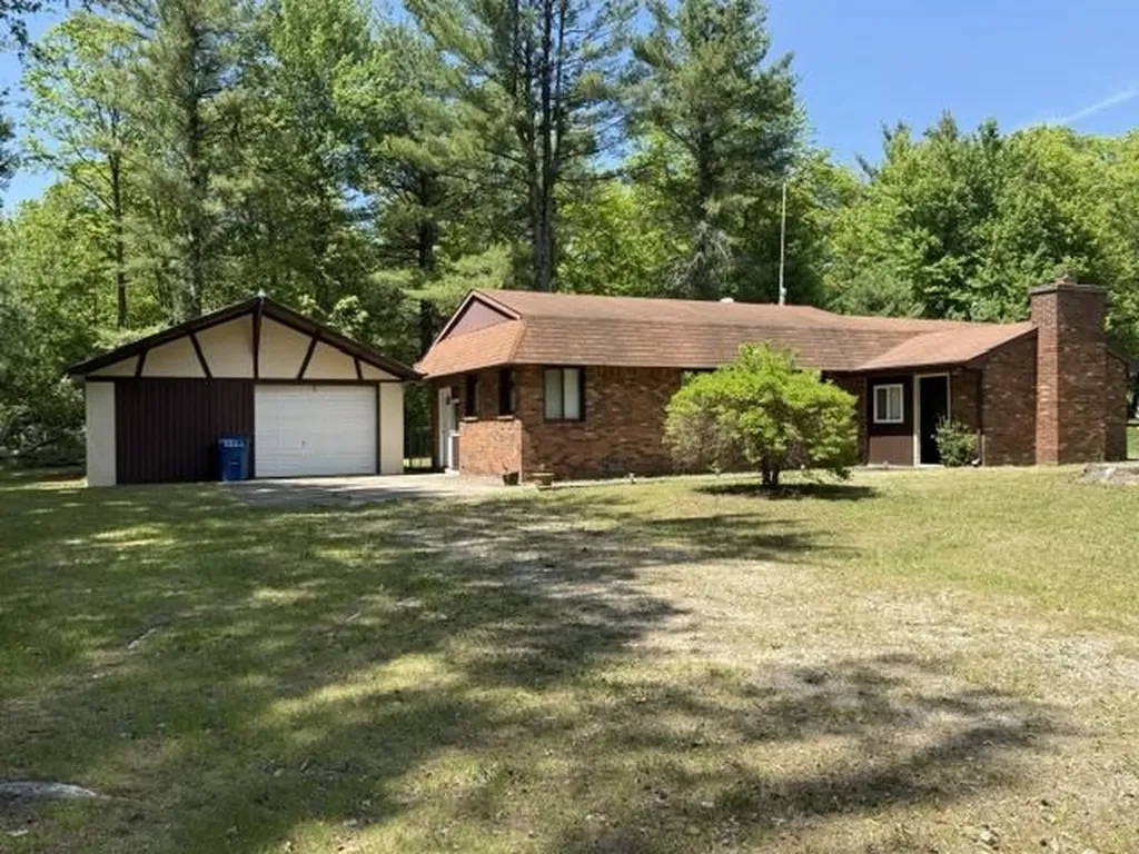 318 Coventry Drive Roscommon Township MI 48629