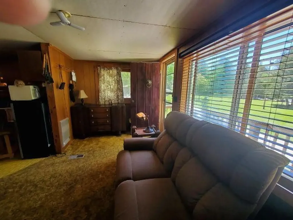 5319 S Lakeview Edwards Township MI 48661
