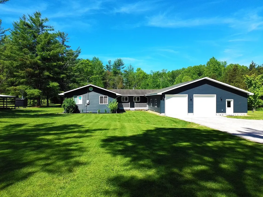 737 Sensabaugh Road Cumming Township MI 48635