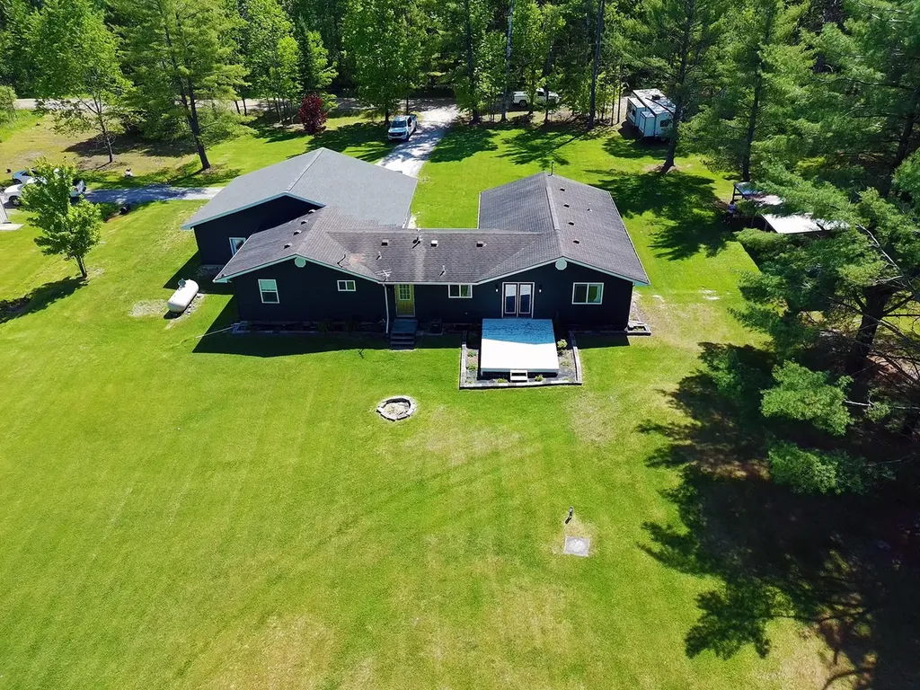 737 Sensabaugh Road Cumming Township MI 48635
