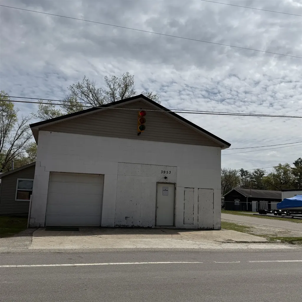 3953 Saginaw Grant Township MI 48748