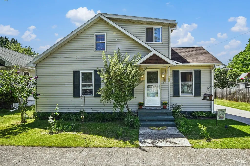 220 2nd Avenue Tawas Township MI 48763