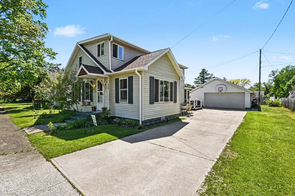 220 2nd Avenue Tawas Township MI 48763