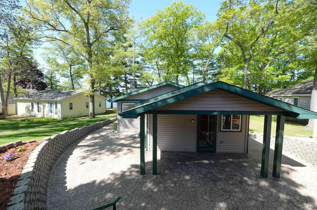 7235 Loud Drive Oscoda Charter Township MI 48750