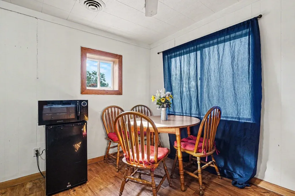 214 W 2nd Street Pinconning Township MI 48650