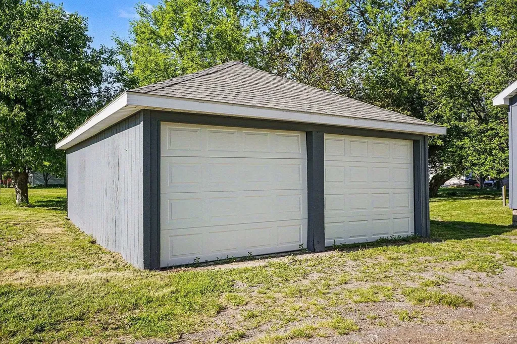 214 W 2nd Street Pinconning Township MI 48650