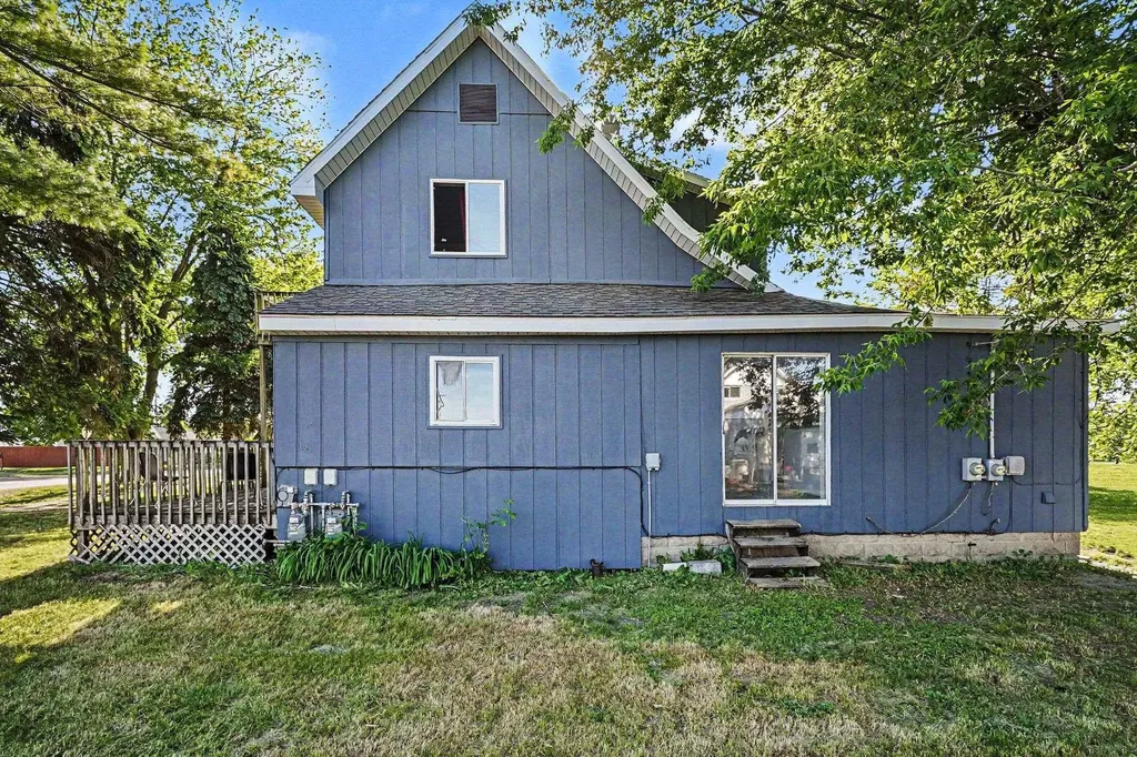 214 W 2nd Street Pinconning Township MI 48650