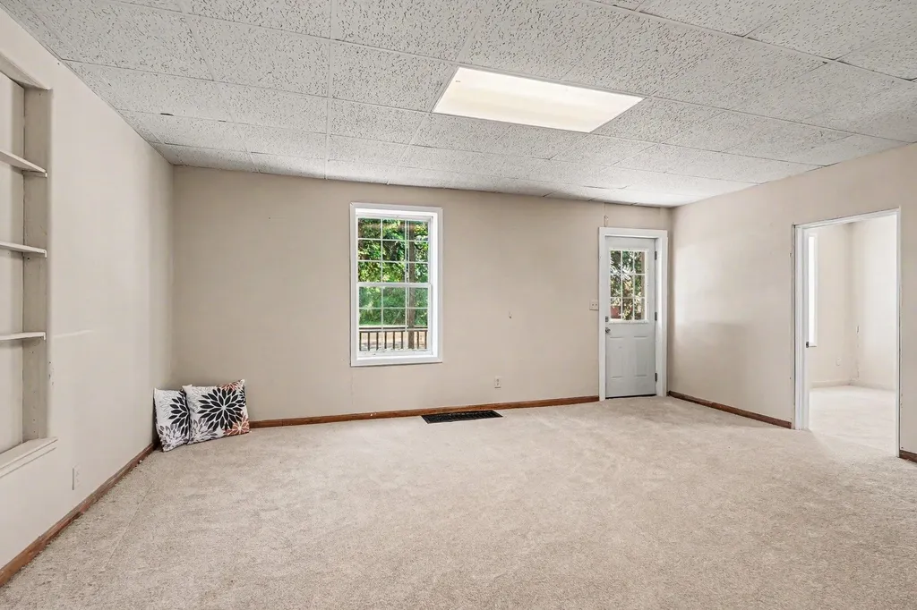 214 W 2nd Street Pinconning Township MI 48650