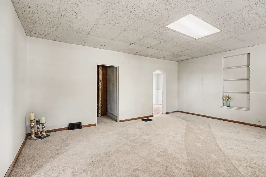 214 W 2nd Street Pinconning Township MI 48650