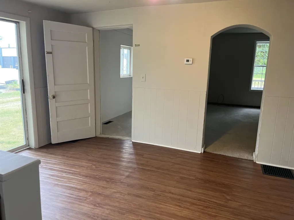 214 W 2nd Street Pinconning Township MI 48650
