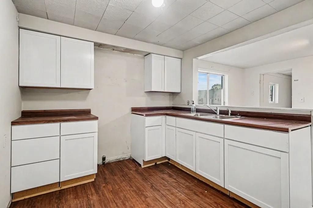 214 W 2nd Street Pinconning Township MI 48650