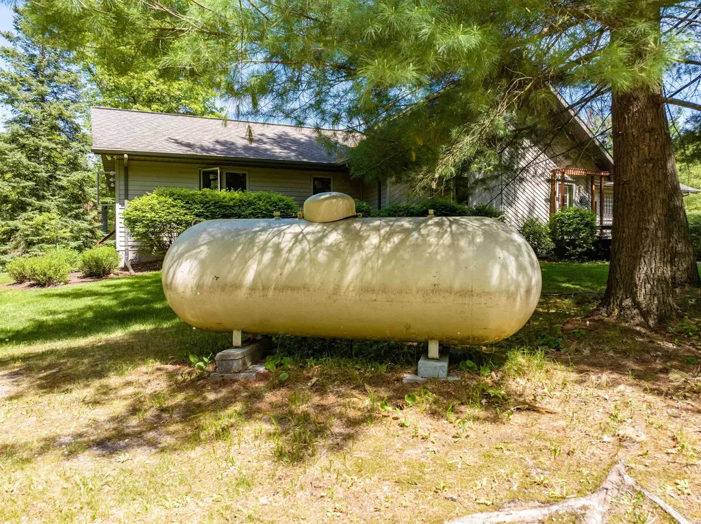 2022 N Clear Lake Road Foster Township MI 48661