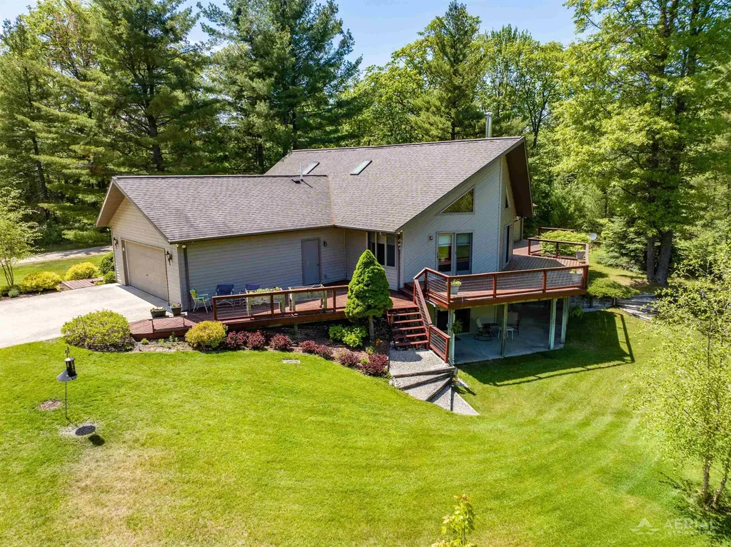 2022 N Clear Lake Road Foster Township MI 48661